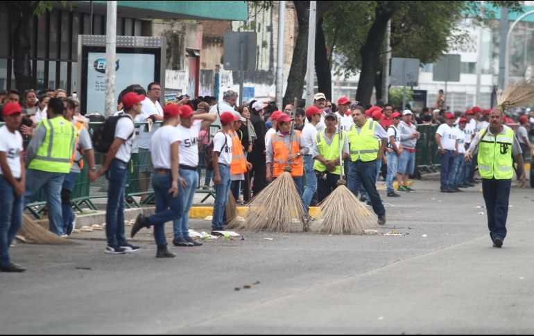 A las 7 de la mañana se informó que se concluyeron con los trabajos de limpieza en el primer cuadro de la ciudad. EL INFORMADOR / E. Barrera