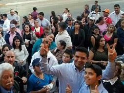 Razón Viramontes señaló que la Sala de Regidores de Tlajomulco es la sede del Centro de Trabajo, aunque es su nombre el que aparece en el listado. FACEBOOK/KeyRazonViramontes