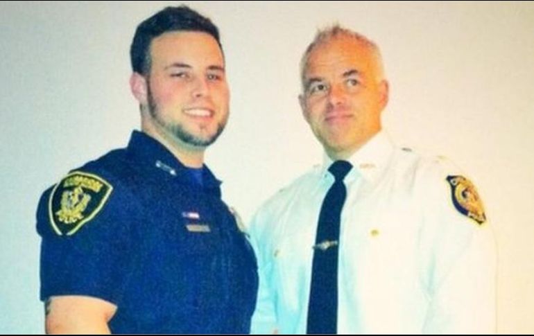 Dave Betz y su hijo David. El suicidio dentro de los uniformados de la policía ha crecido en los últimos años en EE.UU. DAVE BETZ