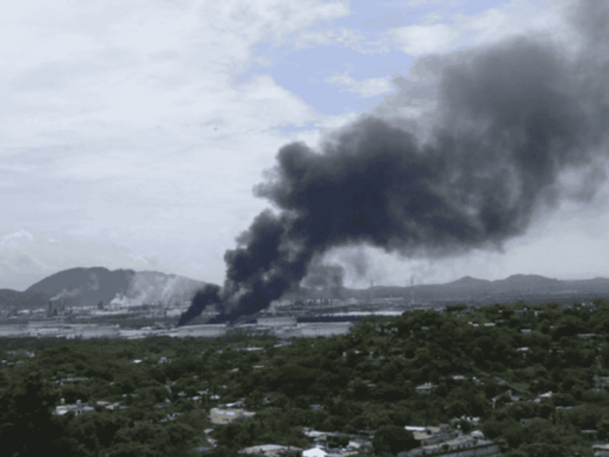  Reportan explosión en refinería de Salina Cruz, Oaxaca