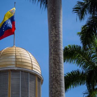 EU anuncia sanciones a venezolanos vinculados con Maduro
