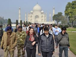 El Taj Mahal todos los días recibe un promedio de 22 mil viajeros. En 2017 se produjo una estampida en una entrada dejando varios heridos. AP / ARCHIVO