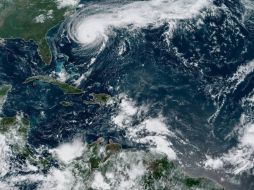 Aunque no se prevé que toque tierra en Bermudas, los vientos huracanados podrían sentirse en tierra. EFE