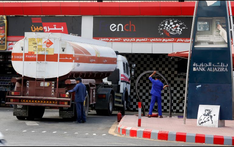 Las autoridades saudíes aseguran que ya están normalizando la producción petrolera, tras los ataques a las refinerías de la estatal Aramco. AP/A. Nabil