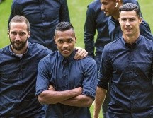 Encabezados por Cristiano Ronaldo (derecha), el conjunto italiano busca iniciar su camino de buena manera. EFE