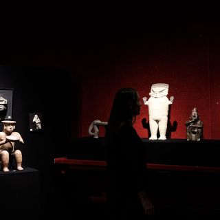 Subastan en París piezas precolombinas pese a protestas de México