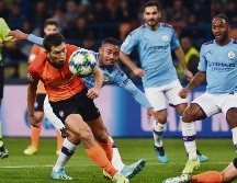 Gabriel Jesús (centro) y Raheem Sterling (#7) fueron los encargados de poner en predicamentos a los defensores del equipo ucraniano. AFP