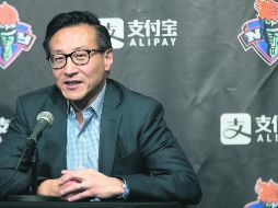 El empresario es desde ayer el propietario de la quinteta de Brooklyn. AP