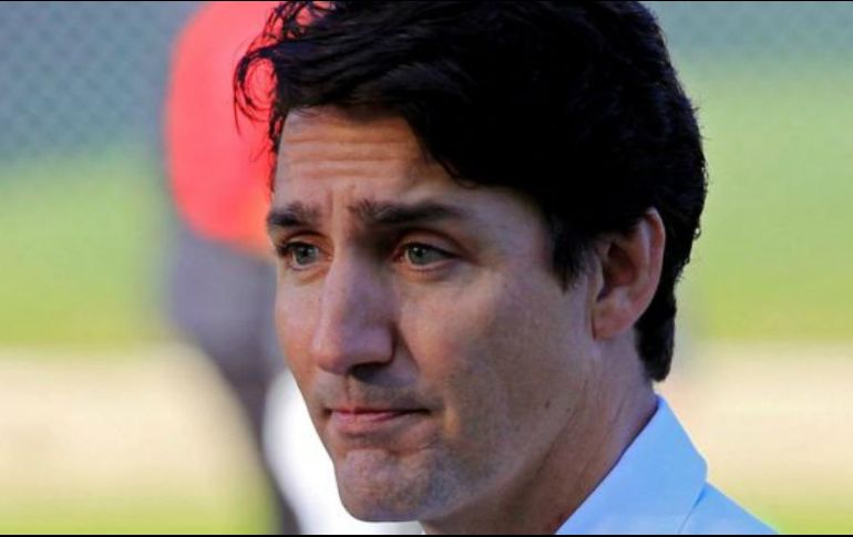 El primer ministro de Canadá se vio obligado a pedir disculpas en público tras la publicación de una foto de su juventud que él mismo consideró 