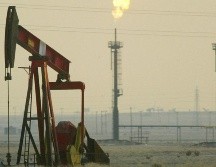 El lunes, cuando abrieron los mercados bursátiles, el precio del barril de crudo aumentó entre un 15% y un 20%, con el Brent alcanzando un pico del US$71,95 en un determinado momento. JOE RAEDLE