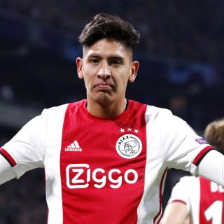 Edson Álvarez, en el ''11 ideal'' de la J1 de la Champions