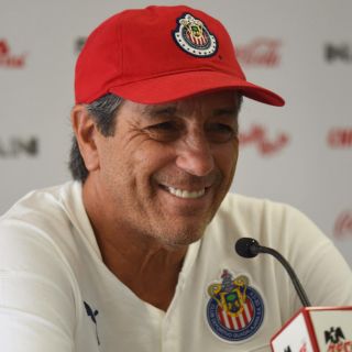 Tomás Boy está feliz con la competencia interna en Chivas