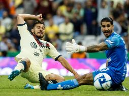 Henry Martin hizo los goles del América al minuto 31 y al 78. EFE/J. Méndez