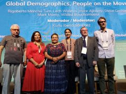 Rigoberta Menchú, Lech Walesa, Joyce Ajlouny, Steve Goose, Mark Manly y Wided Bouchamaoui durante la Cumbre Mundial de los Premios Nobel de Paz. SUN