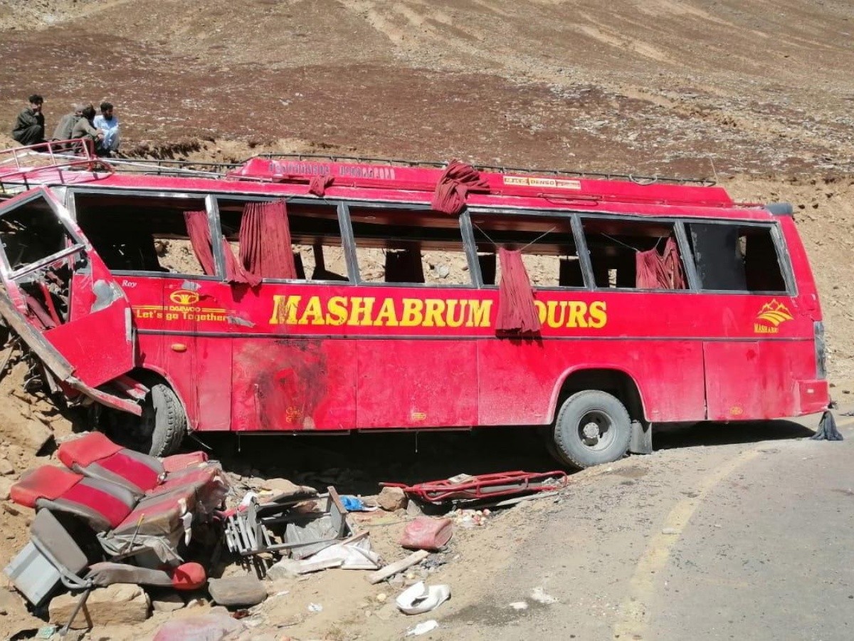  Al menos 26 muertos y 18 heridos en un accidente de autobús en Pakistán