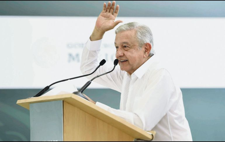 López Obrador visitó el estado de Campeche, donde dialogó con personal de hospitales rurales. NTX