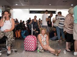 Una serie de partes recibidos el lunes ofrecían un vistazo al caos generado: 50 mil personas varadas en Grecia; 30 mil en las Islas Canarias; 21 mil en Turquía; 15 mil en Chipre. EFE/ D. Arquimbau