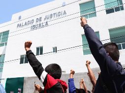 Normalistas exigen videos de la noche de Iguala