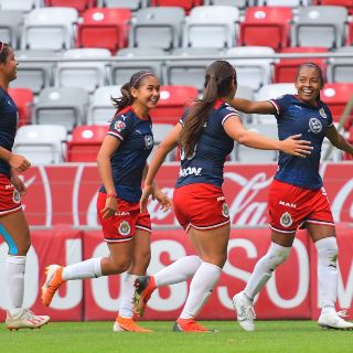 Chivas femenil alarga racha al ganar a Diablas