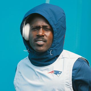 Antonio Brown vuelve a usar Internet, pero ahora para estudiar