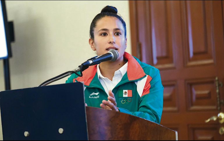 Jessica Salazar habló en representación de los deportistas jaliscienses y pidió que el apoyo a los atletas del Estado no cese. GOBIERNO DE JALISCO