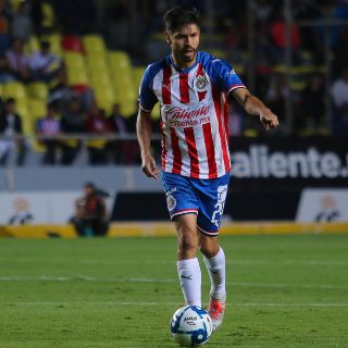 En Chivas respaldan a Oribe Peralta en su sequía goleadora