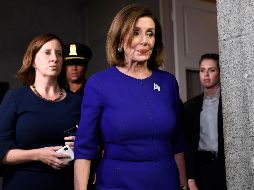 Nancy Pelosi sale luego de una reunión a puerta cerrada con el caucus demócrata. AP/S. Walsh