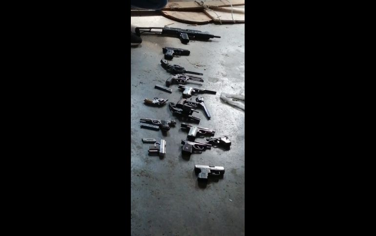 El aseguramiento quedó disposición del Ministerio Público Federal (MPF), quien inició una carpeta de investigación por los delitos de violación a la Ley Federal de Armas de Fuego y Explosivos y contra la salud, contra quien o quienes resulten responsables. ESPECIAL/