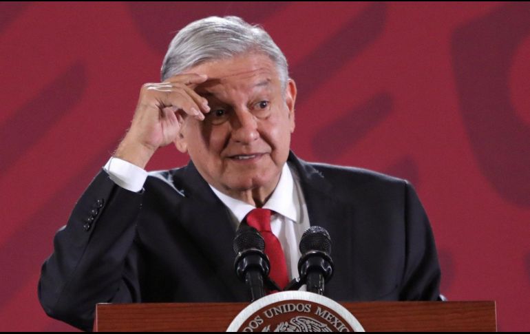 A pregunta expresa sobre si planea dialogar con ambos ex mandatarios sobre sus comentarios contra la llamada Cuarta Transformación, López Obrador dice que 