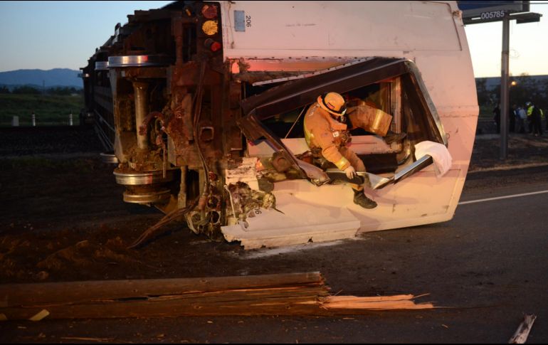 El accidente tuvo lugar en la región de Shuru, una zona en donde por el fuerte viento es frecuente que la arena invada las vías del tren. AP/ARCHIVO
