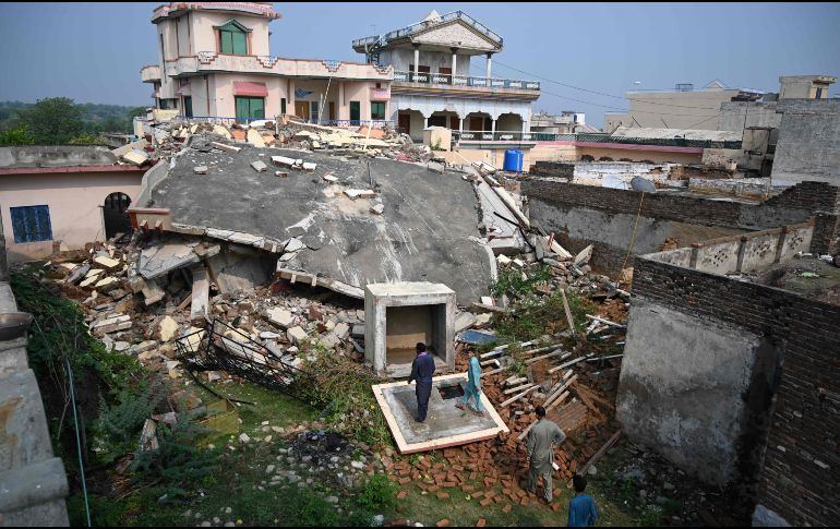 La mayoría de los decesos se produjeron en el distrito de Mirpur, la zona más golpeada por el terremoto la tarde de ayer. AFP / A. Qureshi