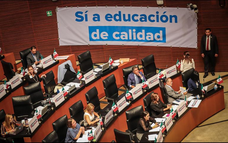 El senador sin partido, Emilio Álvarez Icaza, el PRI y el PAN fueron los únicos que votaron en contra. NTX / Q. Blanco