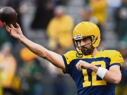Aaron Rodgers no está contento con la actuación ofensiva del equipo de Green Bay, a pesar de que marchan con marca perfecta en esta campaña. AFP / Q. Harris