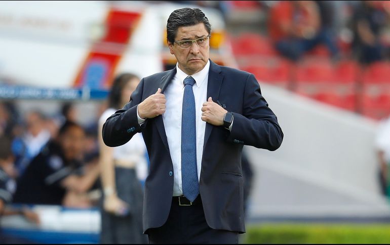 El técnico se encuentra en un conocido hotel de la ciudad en pláticas con la directiva, en busca de un arreglo para dirigir al equipo lo que resta del torneo. IMAGO7