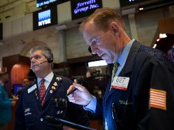 El Dow Jones inició con una ganancia de 14.81 puntos para situarse en 26 mil 985.52 unidades. AP / M. Lennihan