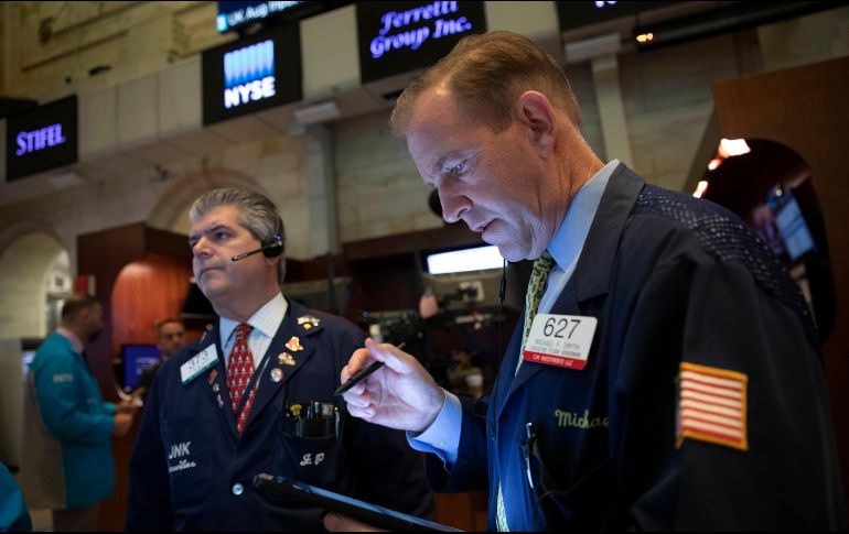 El Dow Jones inició con una ganancia de 14.81 puntos para situarse en 26 mil 985.52 unidades. AP / M. Lennihan