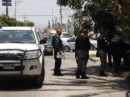 Las autoridades acudieron al punto para recabar los indicios del hecho que los lleven a la posible identificación de los homicidas, así como para trasladar el cuerpo a la morgue. EL INFORMADOR/ ARCHIVO