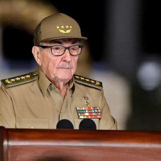EU prohíbe futuro ingreso al ex presidente Raúl Castro