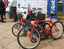 Niñas, niños y adolescentes fueron beneficiados con tabletas, impresoras, bicicletas y sillas de ruedas. EL INFORMADOR / M. Navarro