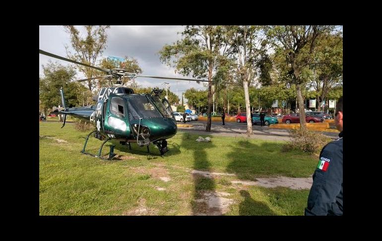 Los elementos fueron trasladados por el helicóptero Halcón de la policía zapopana a la unidad de la Cruz Verde Las Águilas. TWITTER / @PoliciaZapopan