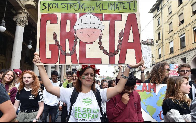 Durante la procesión, se instó a los políticos de todo el mundo a actuar ante la emergencia climática. EFE/A. Di Marco