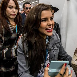 Postulan a Yuya a la medalla Belisario Domínguez