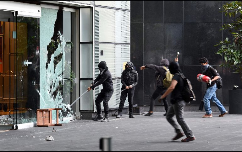 Luego de condenar los ataques, la librería aseguró que todo el personal se encuentra bien. AFP/R. Arangua