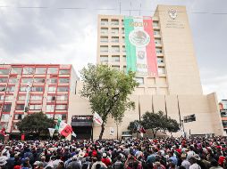 Grupos protagonistas y antagonistas del Sindicato Mexicano de Electricistas (SME) se confrontaron tras desconocer al líder síndical. NOTIMEX/Q. Blanco