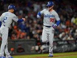 El cuadrangular de Bellinger (D) en el arranque del segundo inning, inició un episodio con cinco anotaciones para los angelinos, que sacaron a nueve bateadores al plato. AP / T. Avelar