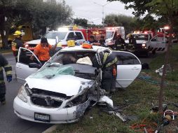 El hecho ocurrió cerca de las 08:00 horas de este sábado y al lugar acudió personal de Protección Civil y Bomberos de Guadalajara. ESPECIAL / Protección Civil de Guadalajara