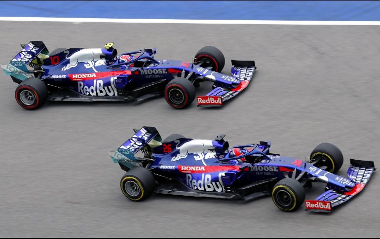 La Scuderia Toro Rosso corre bajo esa denominación desde su llegada a la F1 en 2006 tras la compra por parte del grupo austríaco de la escudería Minardi. EFE / Y. Kochetkov