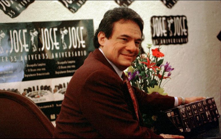 El entorno futbolístico reaccionó después del fallecimiento del cantante. NTX / ARCHIVO