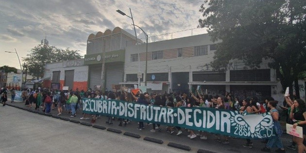 Inicia marcha por la despenalizaci&oacute;n del aborto en Guadalajara