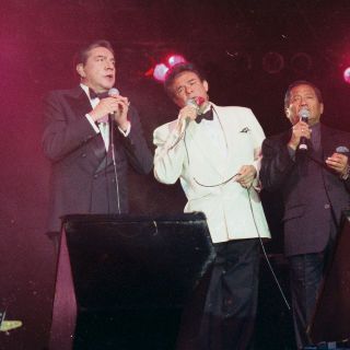 José José deja vacío su reino